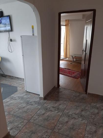 Zona Dacia, apartament decomandat 2 camere (62 mp),cu doua bai, etaj 4