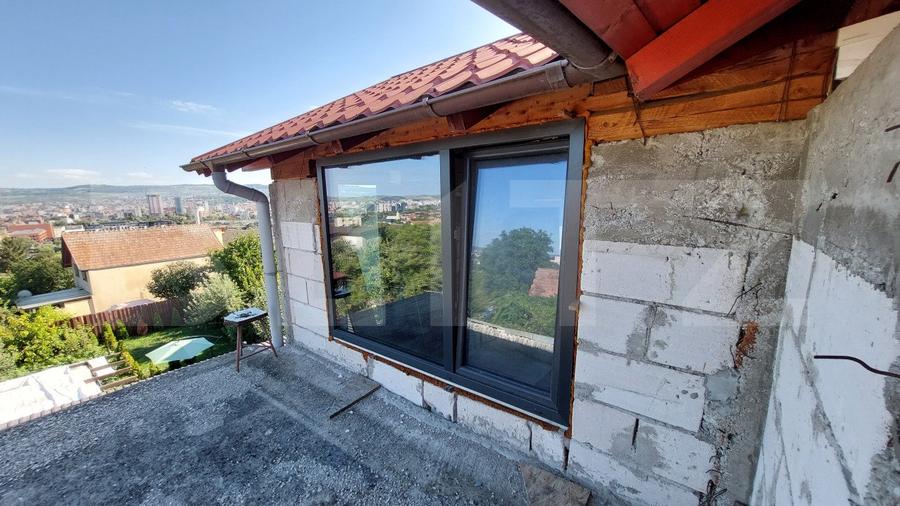 Casă individuală, 2 camere, 490 mp teren, zona străzii Maramureșului