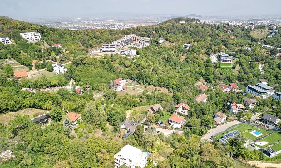 Teren intravilan zona Schei