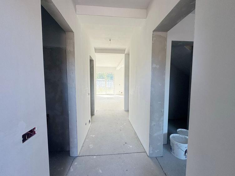 Casa tip duplex cu garaj, 130 mp utili - Floresti