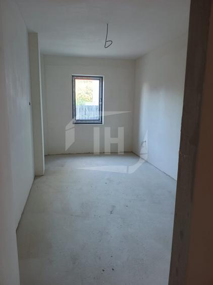 3 camere, semifinisat, parcare, Pod Ira