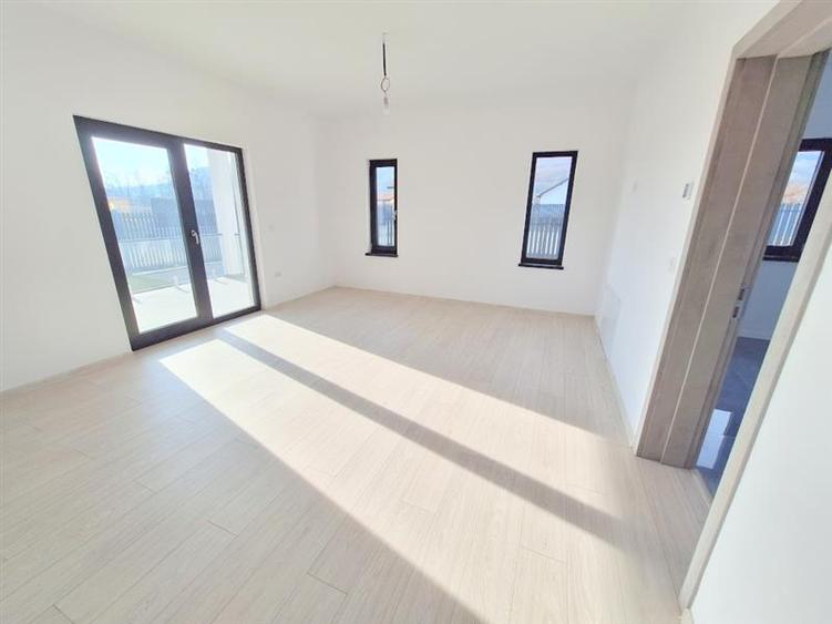 Casa parter, 72 mp, teren 270 mp, 3 camere, zona Hemeius