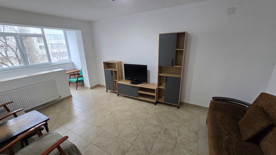 Apartament de vanzare 2 camere, renovat si mobilat complet, central Focsani