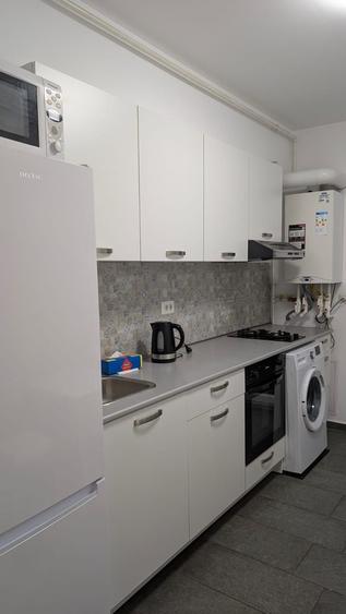 AP. 2 CAMERE- APARATORII PATRIEI, CENTRALA, BUCATARIE INCHISA, METROU