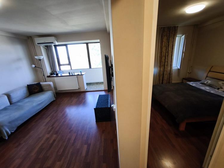 ULTRACENTRAL 2 CAMERE SEMI, VEDERE MARE LIBER 61 MP PRET 115000 EURO
