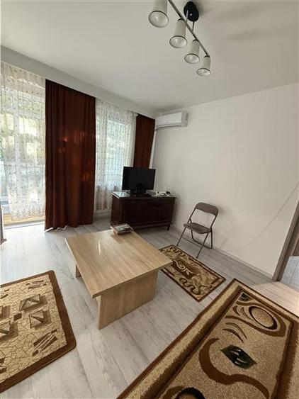 Apartament De Inchiriat 3 Camere, Semidecomandat, Zona Tomis 2