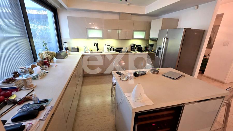 Apartament 4 camere- parter + gradina + 3 locuri de parcare- Dorobanti Capitale