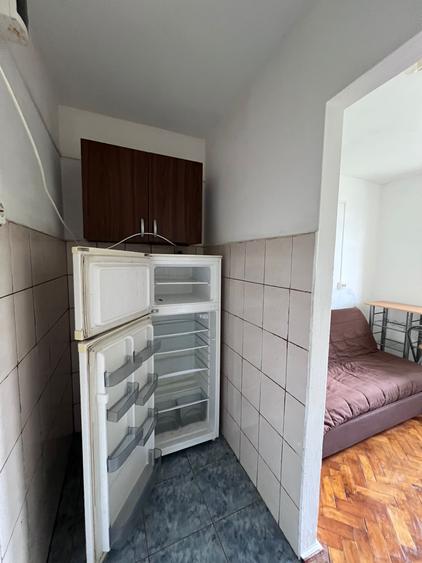 Garsoniera cu baie comuna langa Facultatea de Medicina