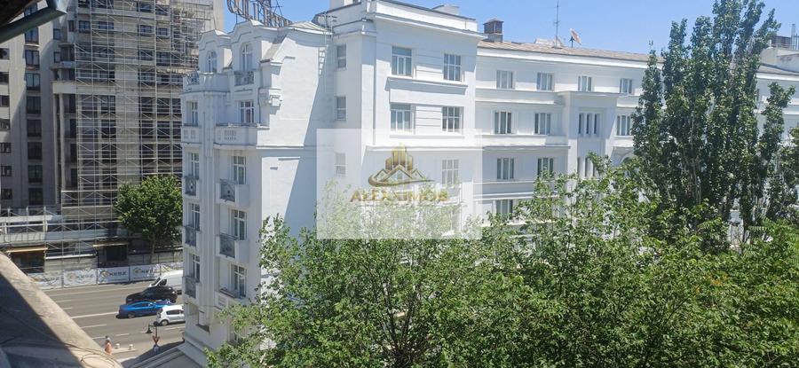 Apartament de Vanzare - Zona Ateneul Roman - 4 camere - 110 MP