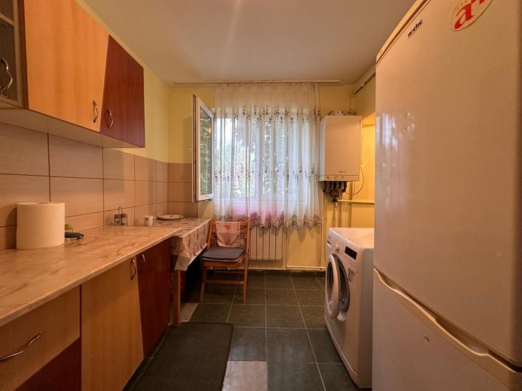 Apartament de închiriat | Etaj 2/4 | Mobilat și utilat | Centrala Termica