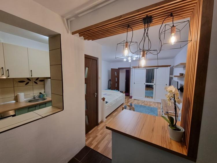 Garsoniera 36 mp, AC, Smart TV, bloc anvelopat, langa Parcul Titanii