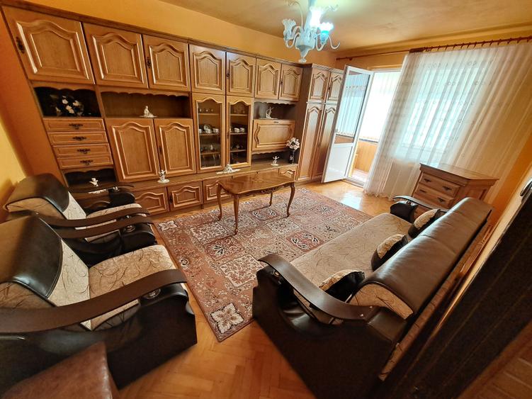 Inchiriez apartament 2 camere, copertina, Tg. Mures, Unirii