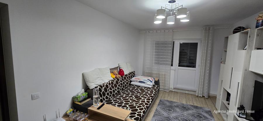 Apartament 3 camere zona Uvertura Mall
