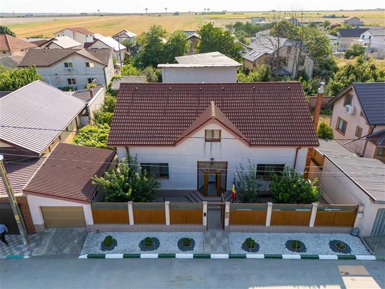 Casa Extraordinara în Lazu. Spatiu, Calitate și Confort la Superlativ