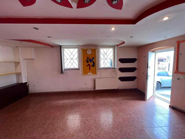 Central -ap. in casa cu intrare din strada
