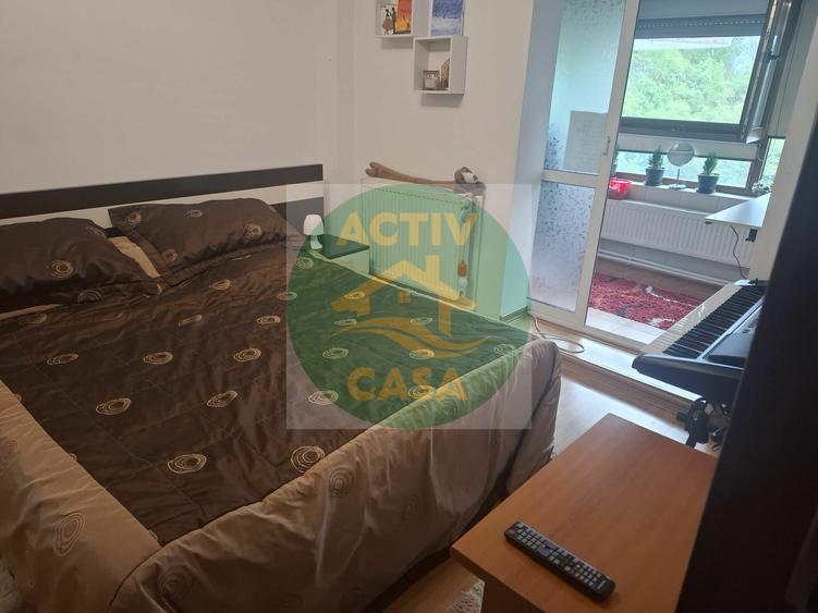 Apartament 3 camere, etaj intermediar, mobilat