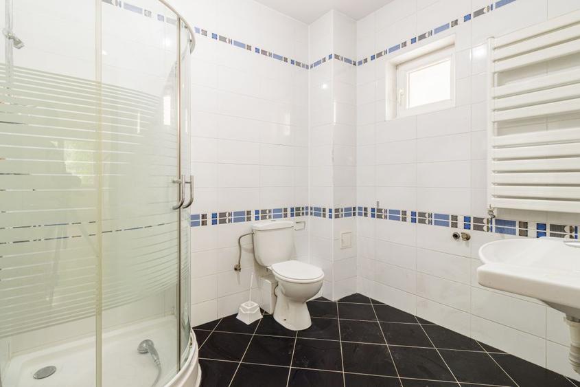 Duplex 4 camere - drum privat