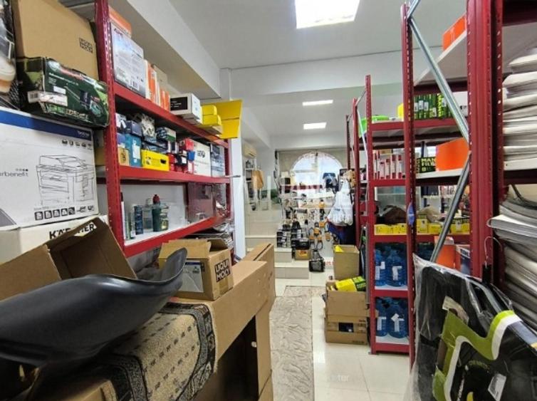 Centru, spatiu comercial 155 mp., front stradal 14 m.