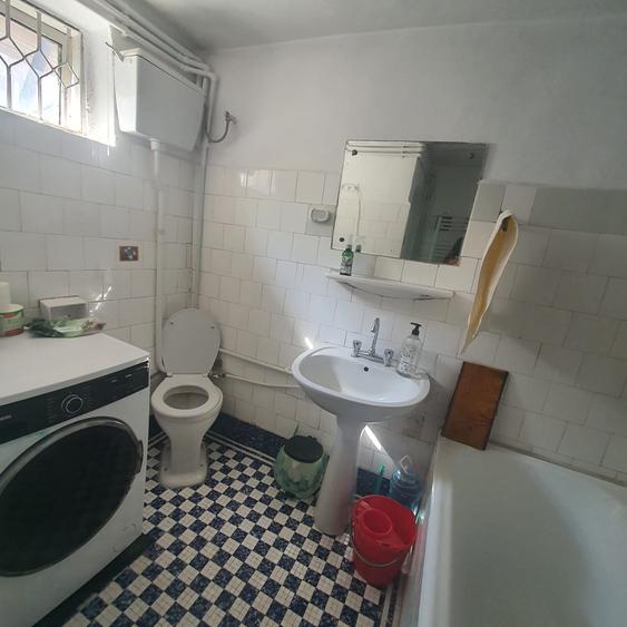 Casa coiciu, 3 camere, 2 bucatarii, baie, 180mp teren