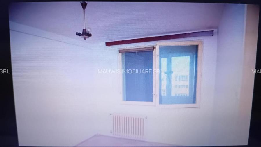 5 min Parc IOR 2 camere insorit Cf.1 cu balcon etaj superior pe mijloc - 2