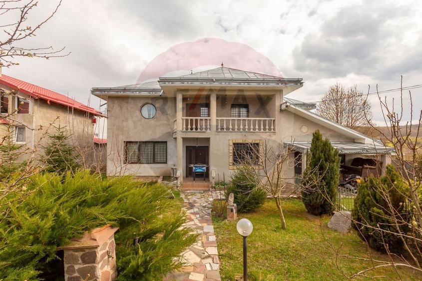 Vilă cu 7 camere de vânzare/schimb cu apartament, com. Traian, Bacău