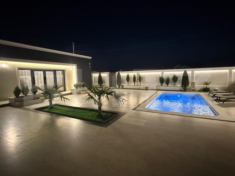 Vilă cu piscină ultrafinisată 179 mp utili, 560 mp teren, zona Selgros