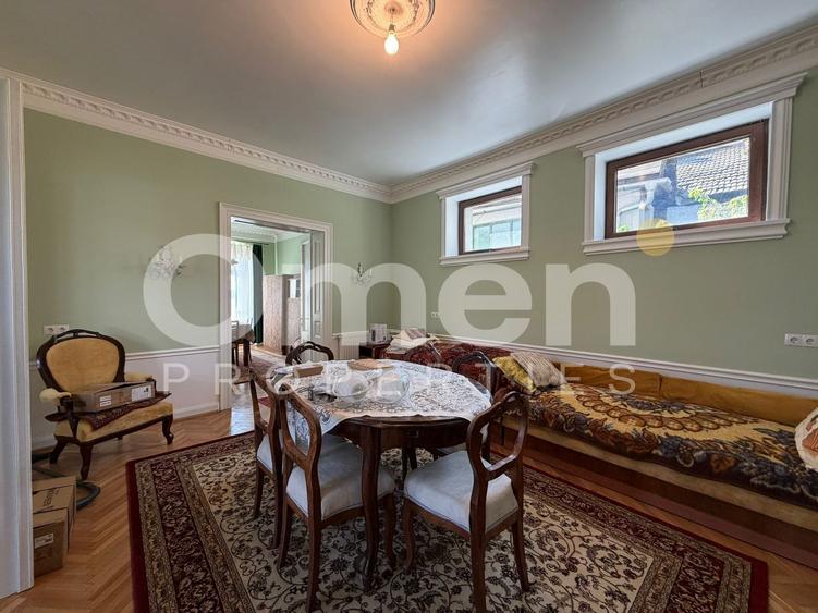 Casa renovata cu curte pentru inchiriere, zona Centrul Vechi