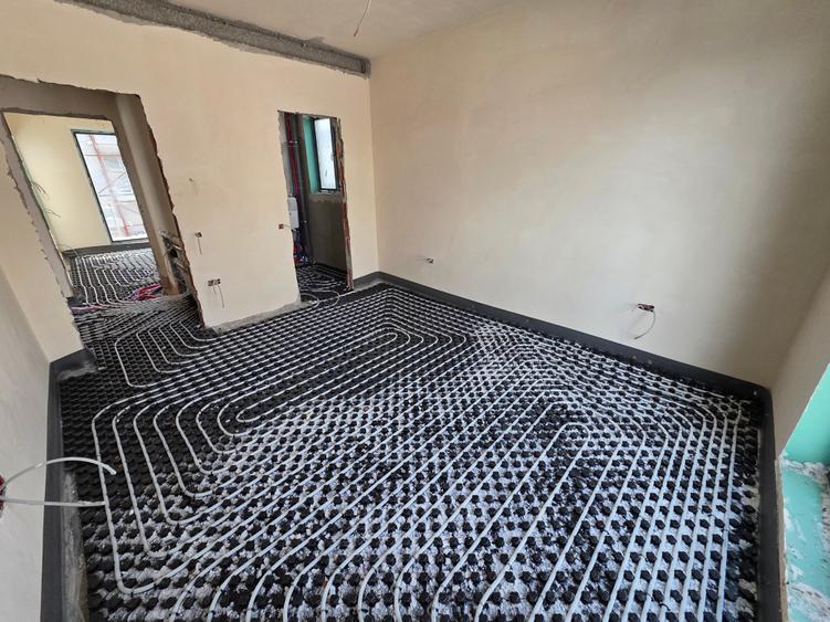 Vila 4 camere + mansarda 47mp,2km de M Râul Doamnei,tva inclus,încălzire pardose
