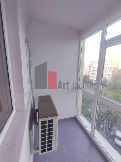 Vânzare apartament 3 camere cu centrală Bd. Obregia - Fântâna Florilor
