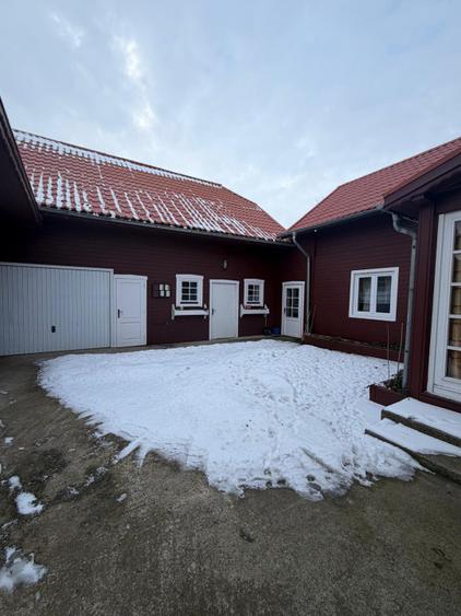 Casa spatioasa , teren 3300 mp, Dornesti