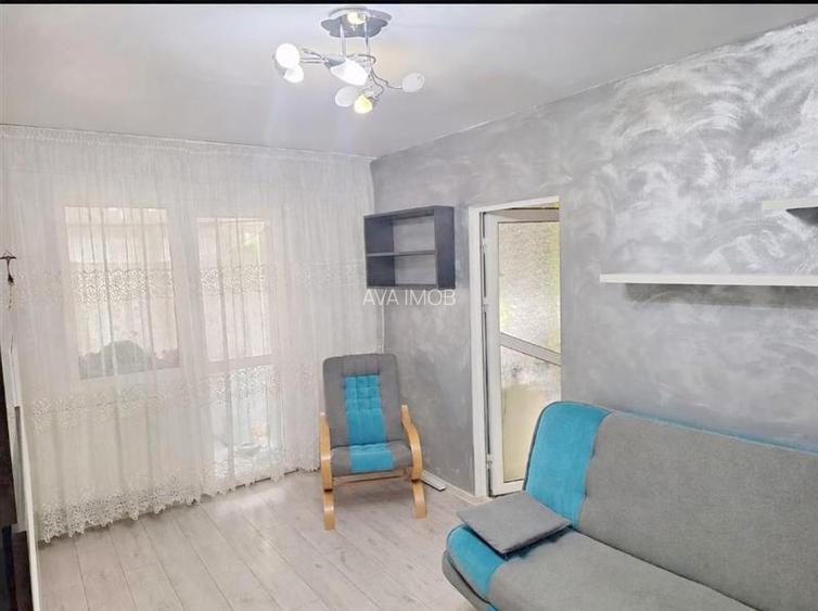 Apartament 3 camere nedecomandat, zona Milcov - 15
