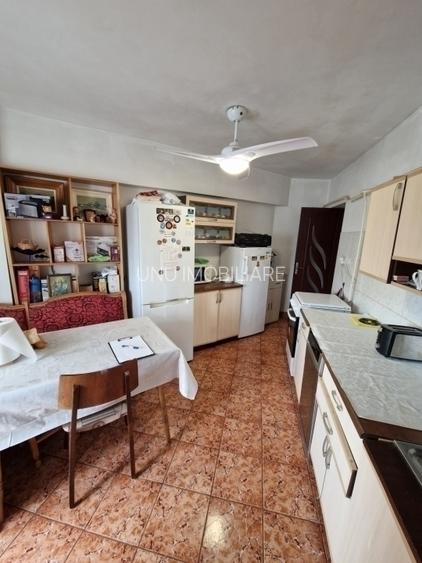 4-camere- Petru Poni- 100 mp - Liber - 190000 euro - 10