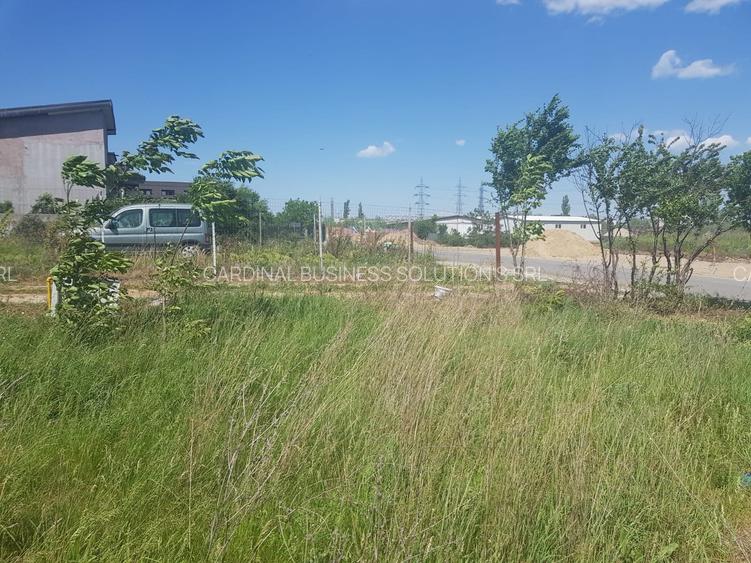 Teren intravilan 2500 mp , deschidere 24 m - 3