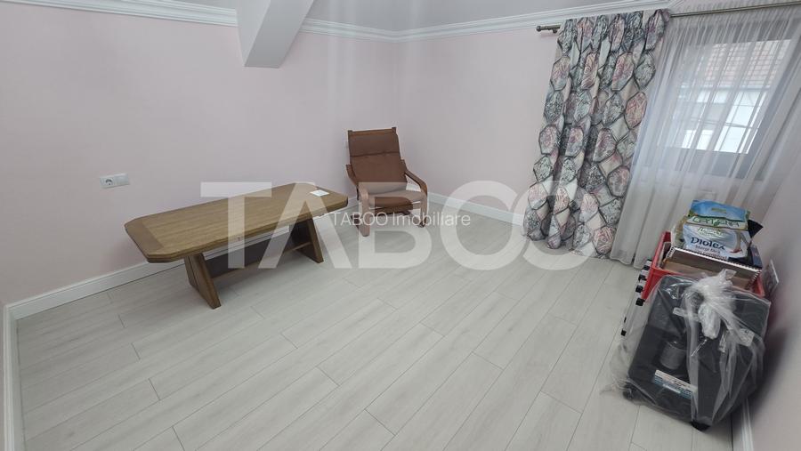 Casa individuala de vanzare 10 camere 691mp teren si garaj zona Lupeni - 14