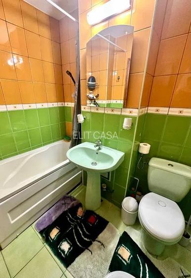 Apartament cu 2 camere decomandat, etajul 2/4, zona Dacia - 8