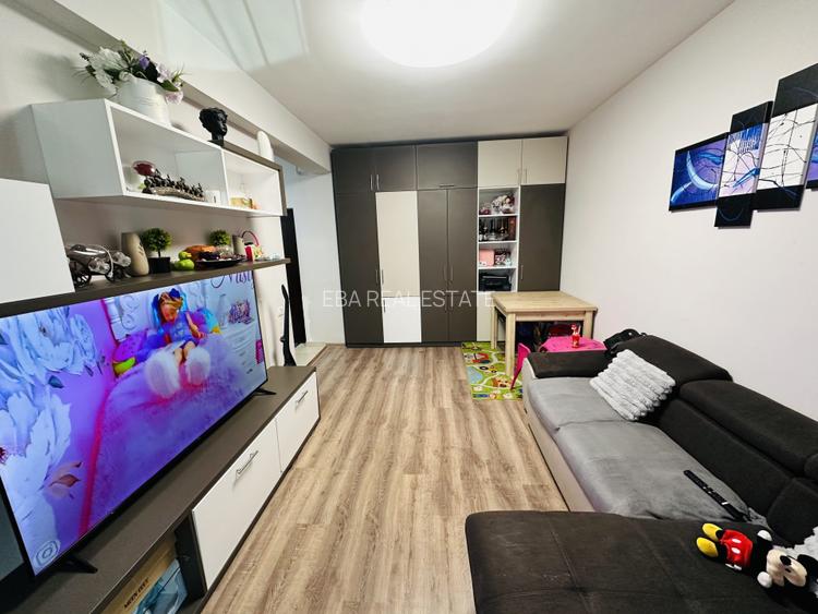 Super apartament cu 2 camere , decomandat, 53 mp , Crinului, Rosu - 2