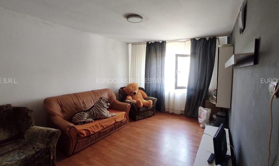 Apartament 3 camere - zona CET/Anda - 99.000 euro (Cod E11) - 2