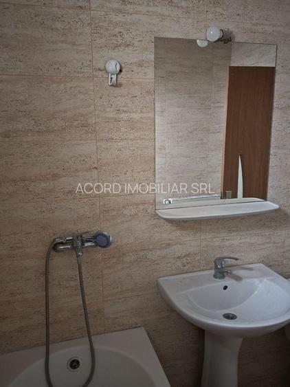 APARTAMENT 3 CAMERE DECOMANDAT ZONA PENINSULA/ PIATA OVIDIU - 4
