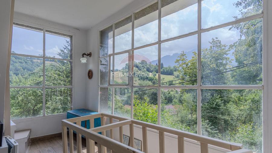 Vilă turistică de vânzare la 5 minute de CASTELUL BRAN | COMISION 0% - 31