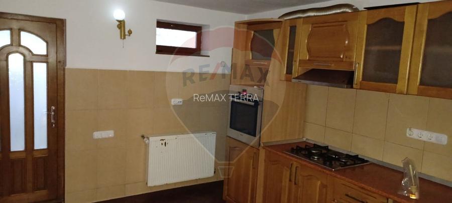 DE INCHIRIAT: Casă / Vilă P+1 - Zona Centrala BAIA MARE - 7