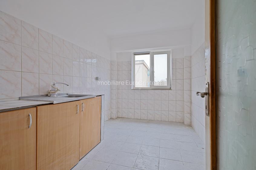 Apartament cu 3 camere de vânzare în Mangalia, 600 m până la plajă . - 4