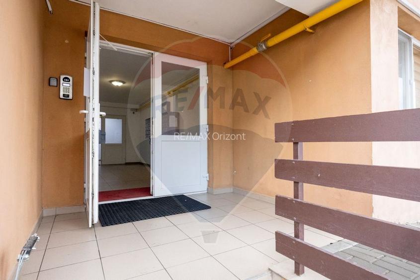 Apartament cu 3 camere de închiriat - 17