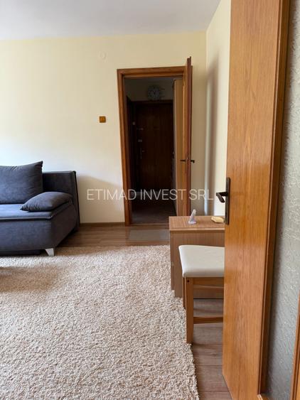 Centru -Colonadelor - 2 camere -centrala gaze - termen lung - 400 Euro - 4