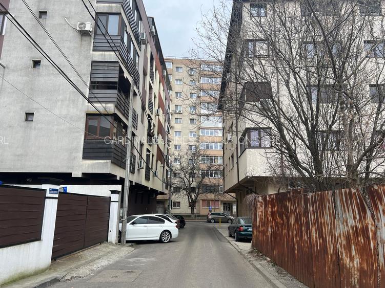 Parcul Teilor, strada Lt. Alexandru Popescu, teren intravilan 1462 mp - 2