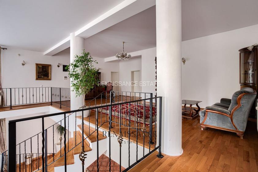 Timisoara - Girocului Vila 12 Camere 4 Bai | 497mp Utili 1373mp Teren - 34