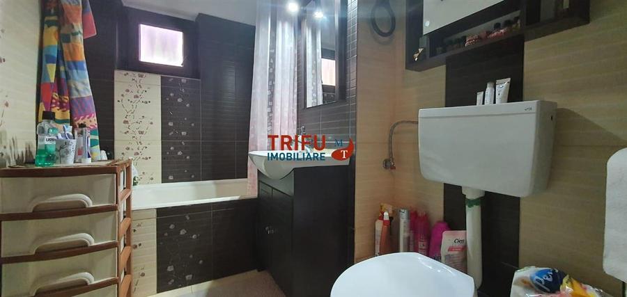 Apartament spatios cu 3 camere, 63 mp utili, etaj intermediar, zona Mercur – Alb