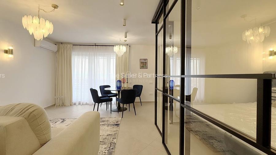 Disponibila din 25 martie - 2