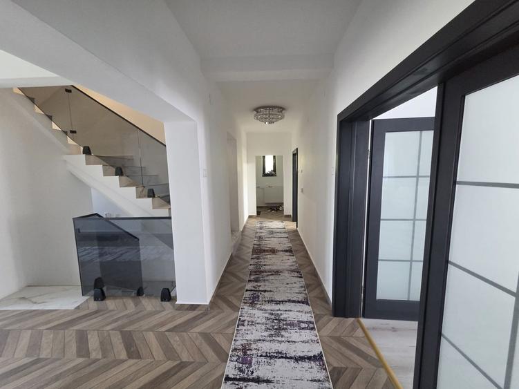 Vilă de lux REDIU | 6 camere, 405mp utili, 1500 mp teren, loc parcare
