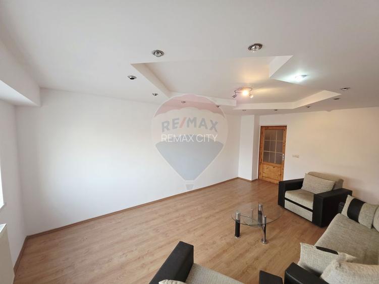 Apartament cu 2 camere de vânzare în zona 1 Mai - 9