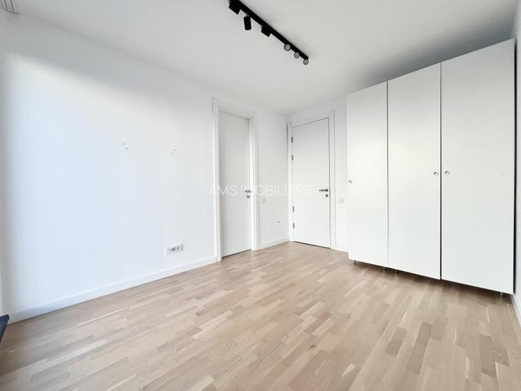 SUPERB / PARTIAL MOBILAT / GRADINA - 18